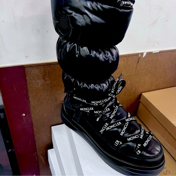 Moncler Boots - Picture 1 of 3